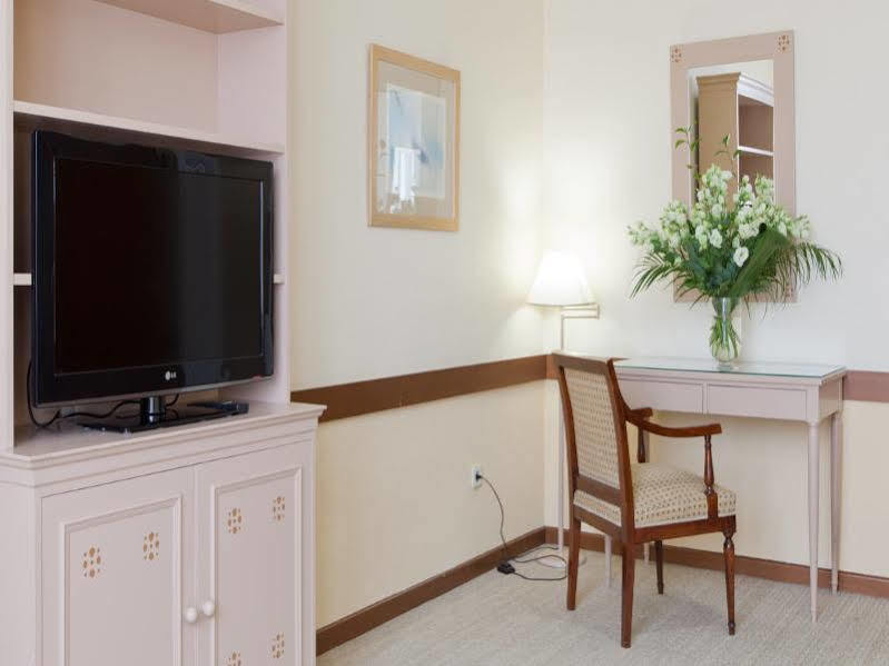 Apartahotel Espahotel Plaza Basílica 3*